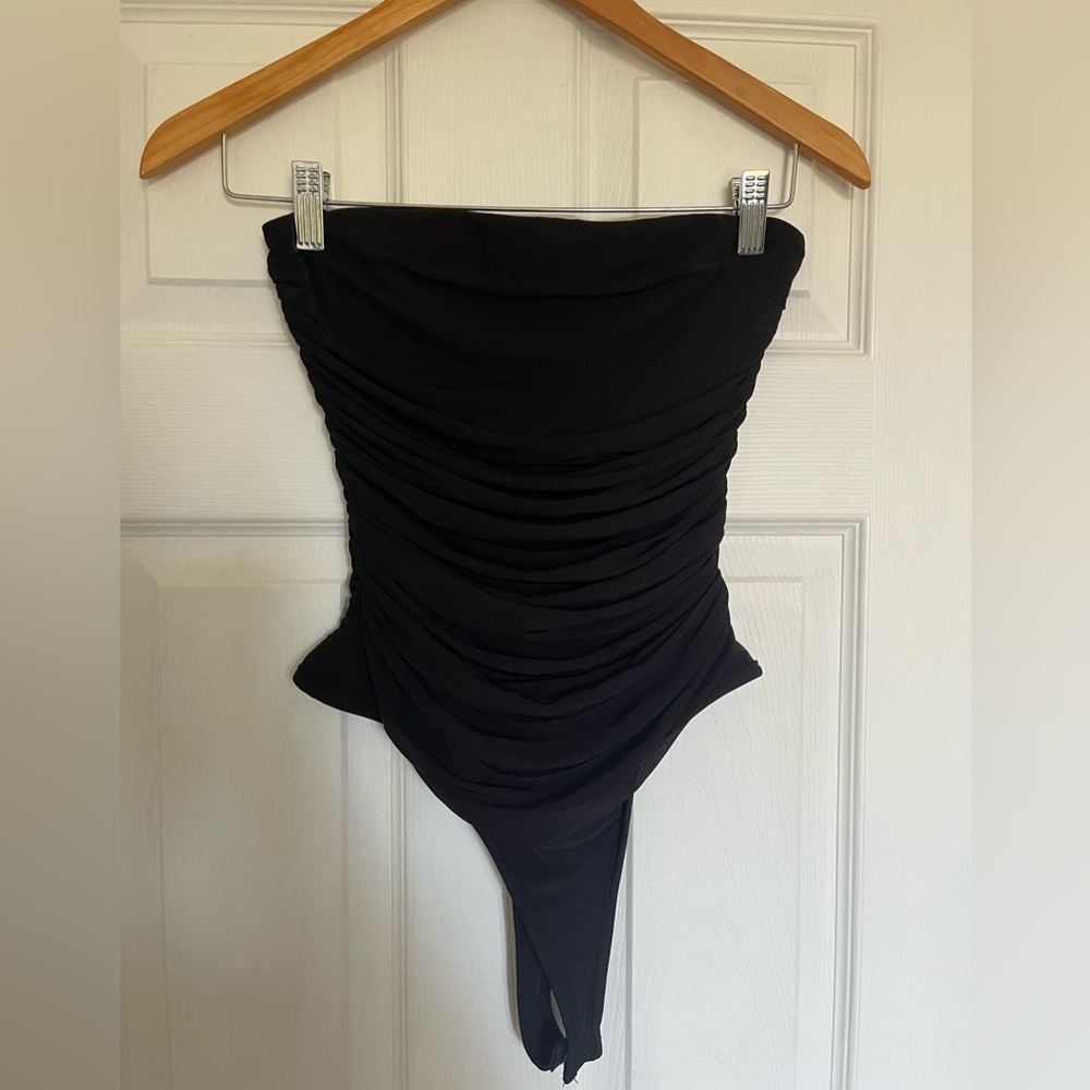 Naked Wardrobe Black Strapless Bodysuit